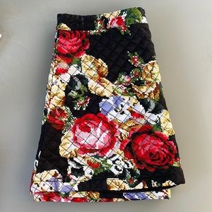 Floral mini skirt. EUC. Size M. Forever 21.
